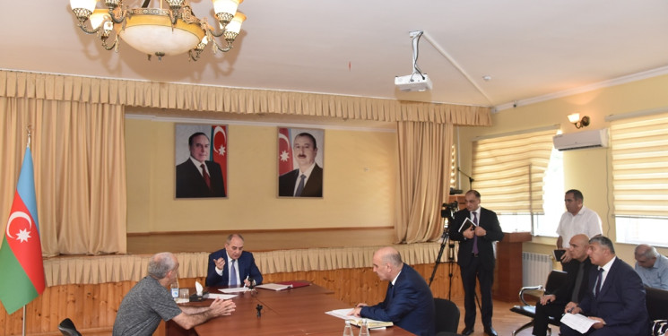 Nəsimi rayon İcra Hakimiyyətinin başçısı növbəti səyyar qəbul keçirib