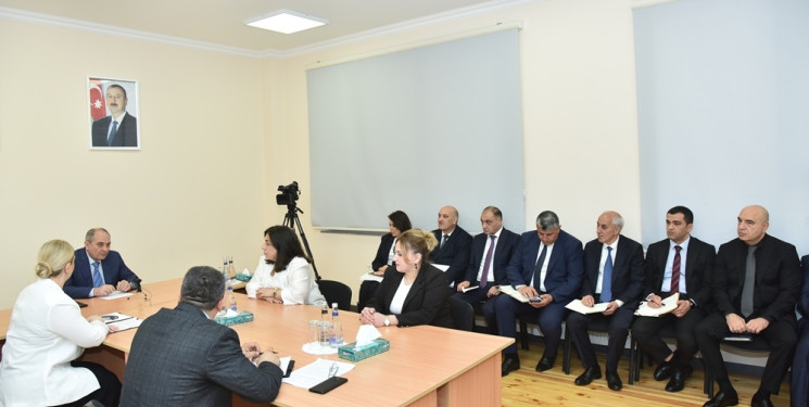 Nəsimi rayon İcra Hakimiyyətinin başçısı növbəti səyyar qəbul keçirib
